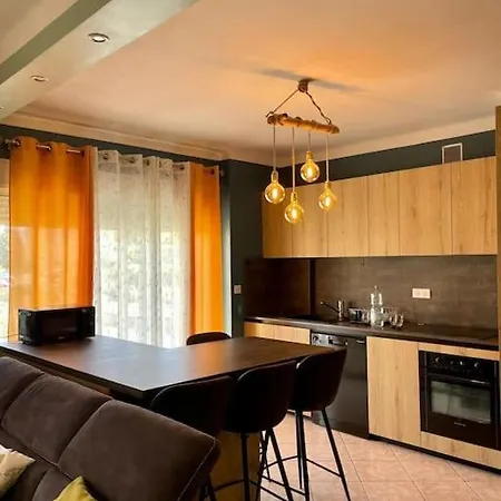 71m2 Two Bedrooms Apartment, 10 Minutes From Airport And Downtown, Free Parking Apartment Ajaccio (Corsica)
