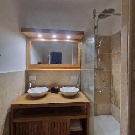 71m2 Two Bedrooms Apartment, 10 Minutes From Airport And Downtown, Free Parking * Ajaccio (Corsica)