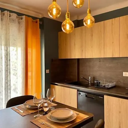 71m2 Two Bedrooms Apartment, 10 Minutes From Airport And Downtown, Free Parking