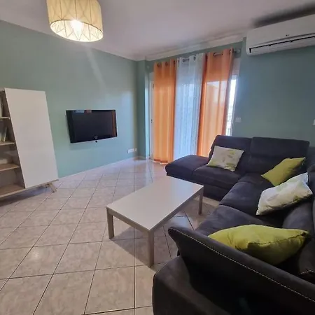 Apartment 71m2 Two Bedrooms Apartment, 10 Minutes From Airport And Downtown, Free Parking