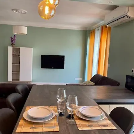 71m2 Two Bedrooms Apartment, 10 Minutes From Airport And Downtown, Free Parking *
